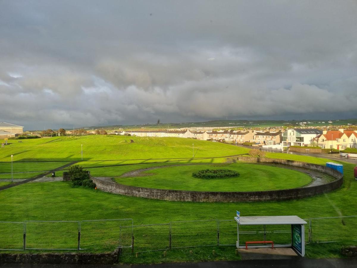 5 Dunluce Park - Portrush By The Sea Διαμέρισμα Εξωτερικό φωτογραφία