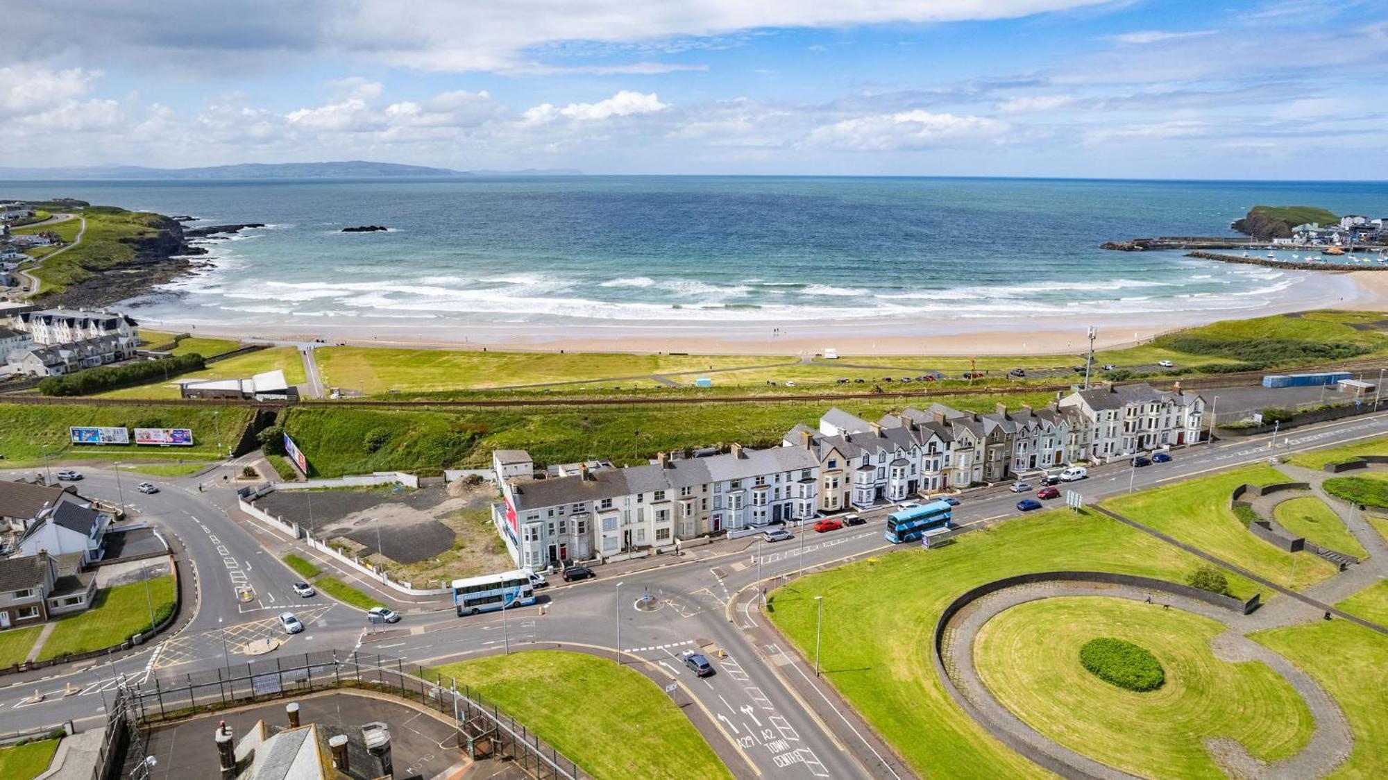 5 Dunluce Park - Portrush By The Sea Διαμέρισμα Εξωτερικό φωτογραφία