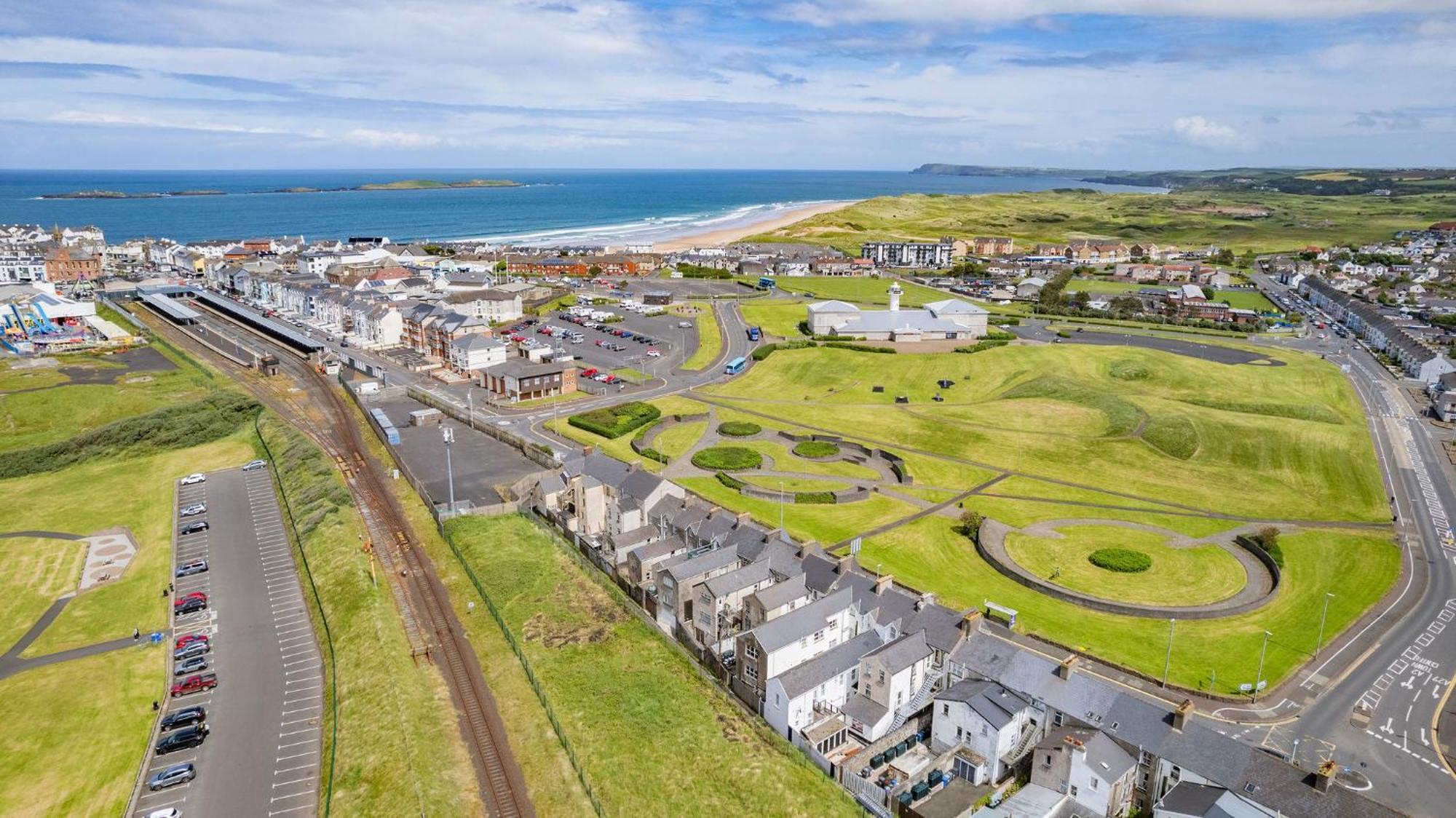 5 Dunluce Park - Portrush By The Sea Διαμέρισμα Εξωτερικό φωτογραφία